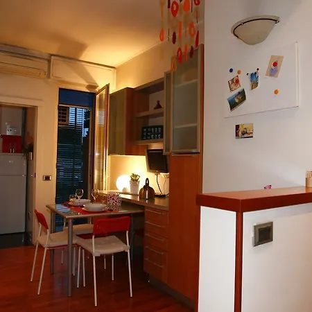 Tolstoi Cobbs Apartment *